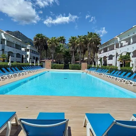 Avec Piscine Vue Et Montagne