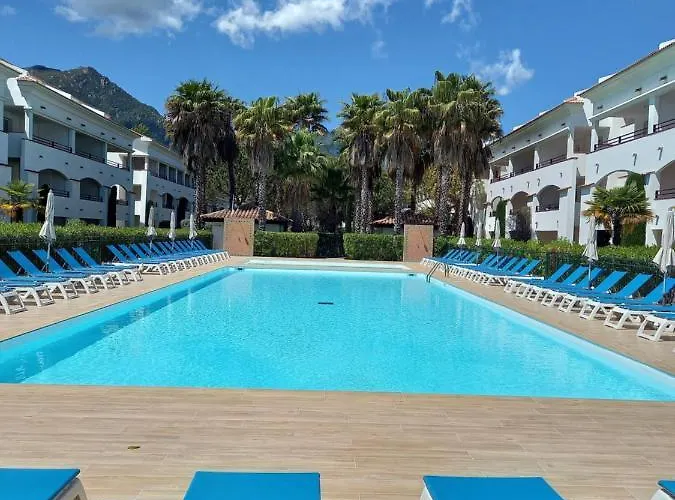 Avec Piscine Vue Et Montagne