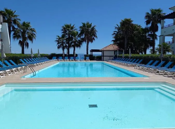 Avec Piscine Vue Et Montagne * سان-نيكولاو